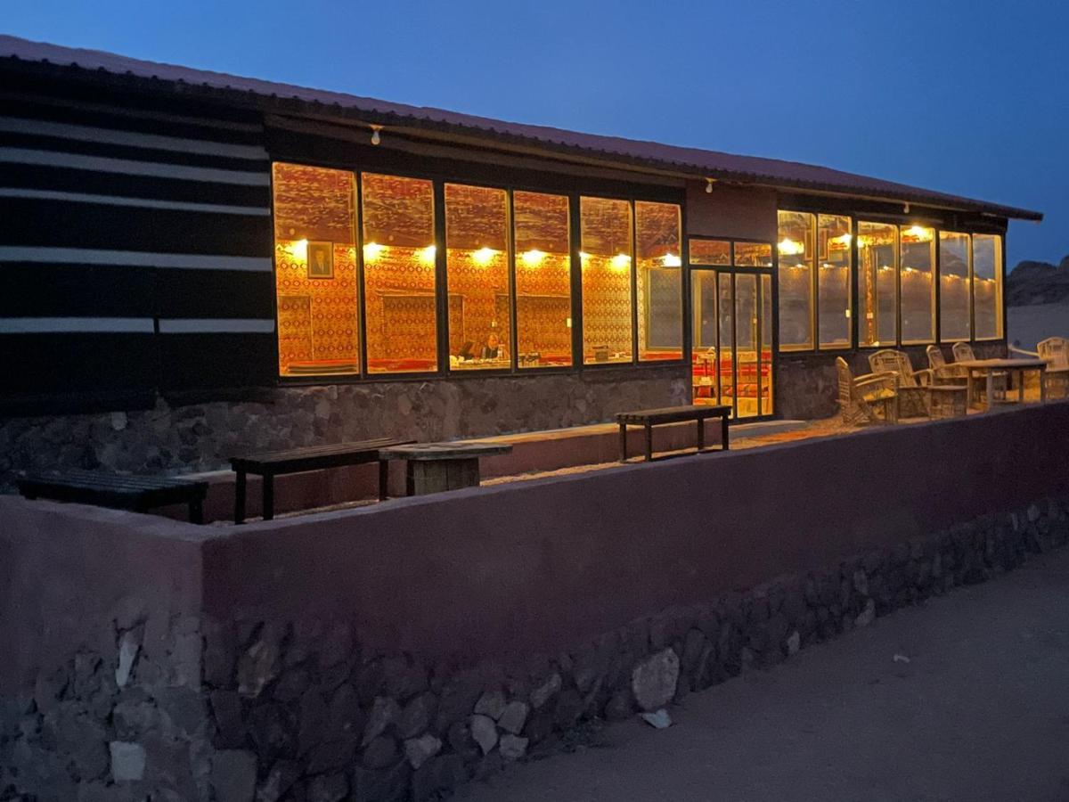 瓦迪拉姆 Salameh'S Bedouin Camp酒店 外观 照片